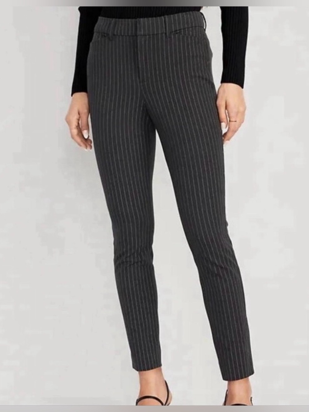 Old Navy EUC High Rise Pixie Skinny Ankle Pant Charcoal Pinstripe Pant - Size 10